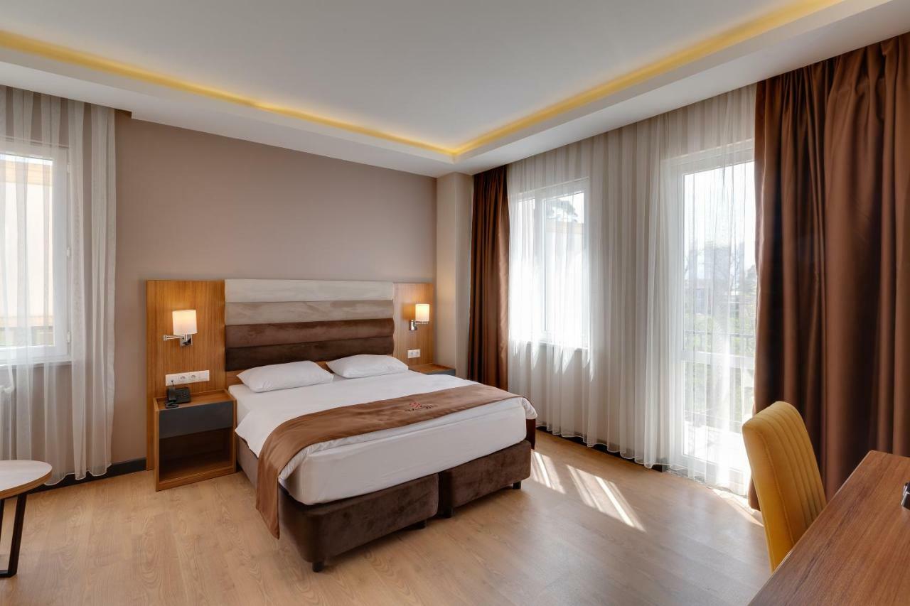 City Hotel Batumi Exterior foto
