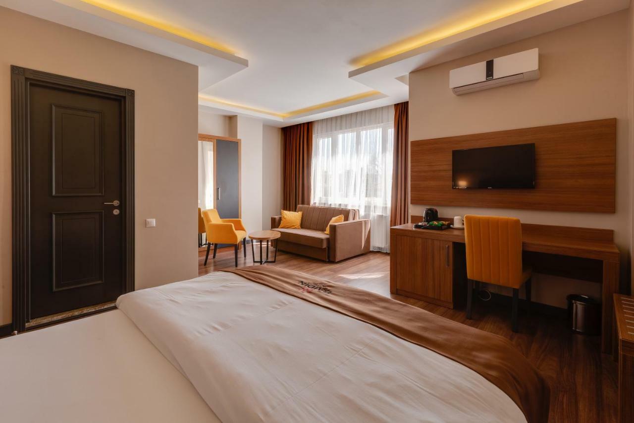 City Hotel Batumi Exterior foto